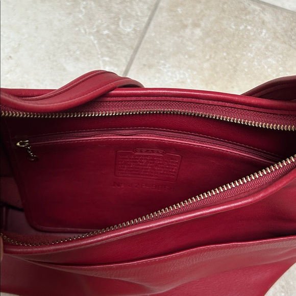 Coach Crimson Leather Shoulder Bag - Picture 3 of 5